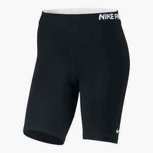 Women's Nike Pro Short 8" Large